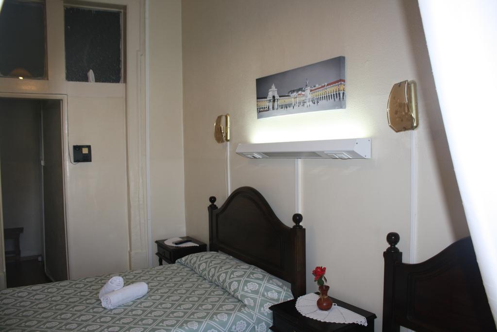Pensao Residencial Estrela Do Mondego Hotel Lisboa Стая снимка