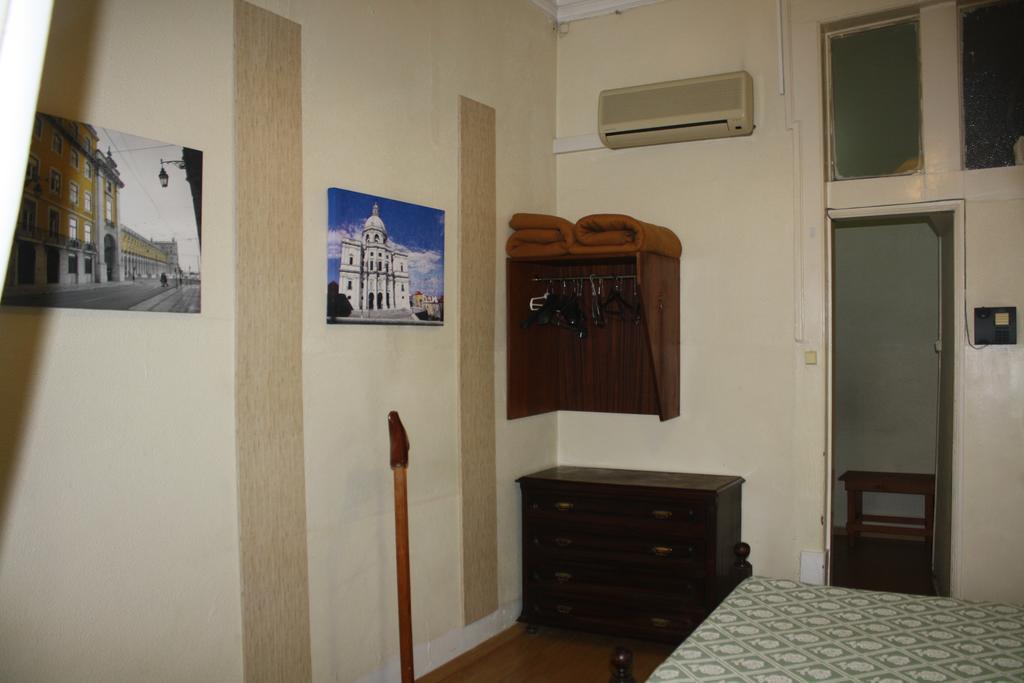 Pensao Residencial Estrela Do Mondego Hotel Lisboa Стая снимка