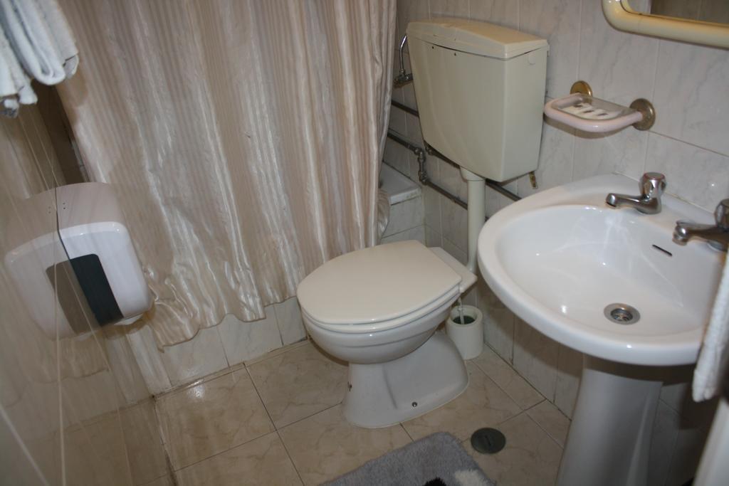 Pensao Residencial Estrela Do Mondego Hotel Lisboa Екстериор снимка