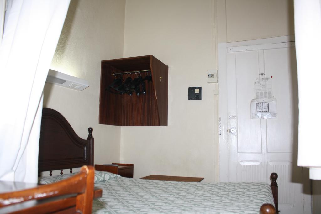 Pensao Residencial Estrela Do Mondego Hotel Lisboa Стая снимка